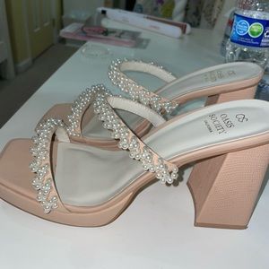 Oasis society pearl heels